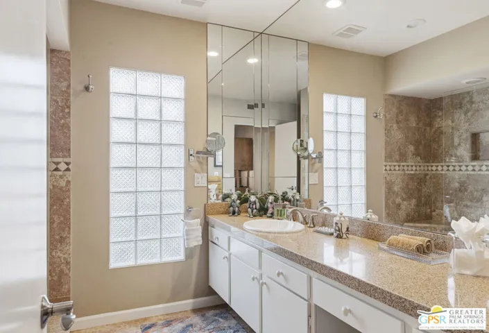 2nd Bathroom