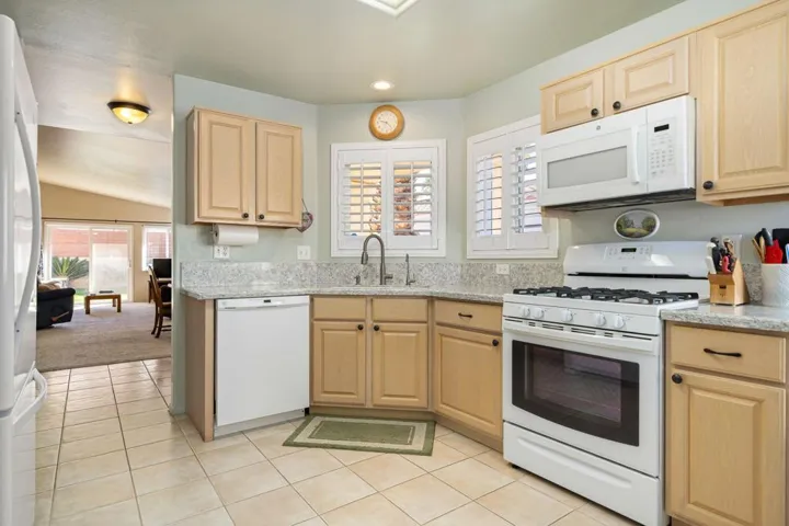 12-web-or-mls-ACBiscayne_OPMG_0326_012