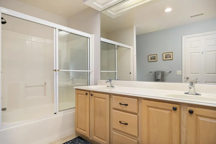 28-web-or-mls-ACBiscayne_OPMG_0326_028