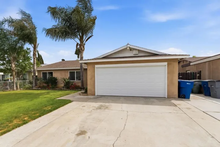 5850 E Ramona Avenue, Fresno, California 93727