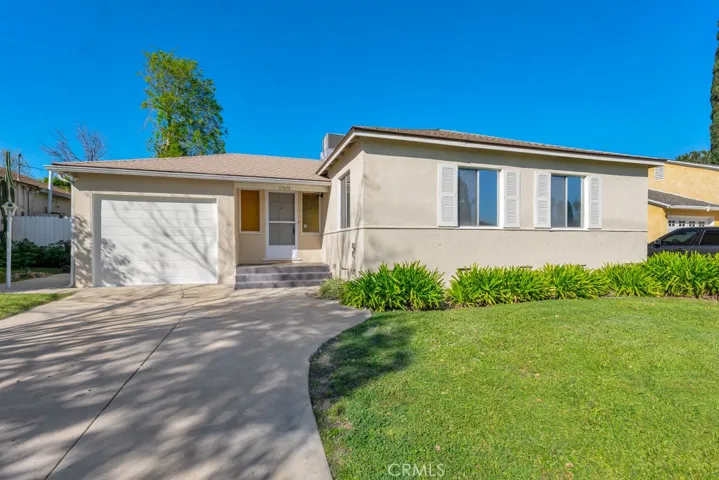 17435 Burma, Encino, California 91316