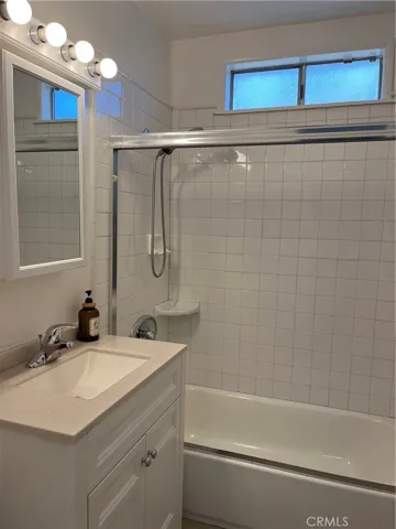 17435 Burma, Encino, California 91316