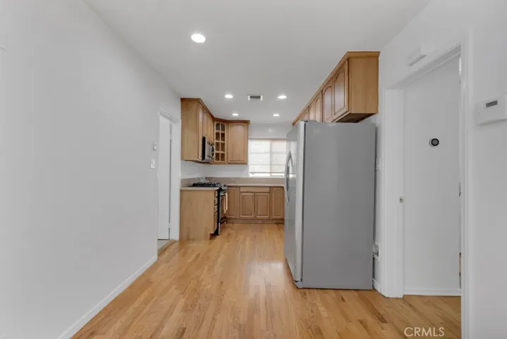 17435 Burma, Encino, California 91316