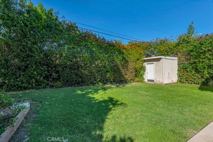 17435 Burma, Encino, California 91316