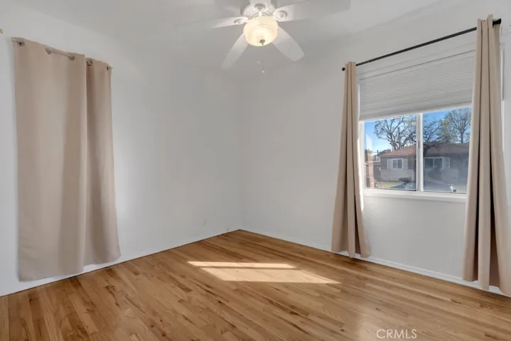 17435 Burma, Encino, California 91316