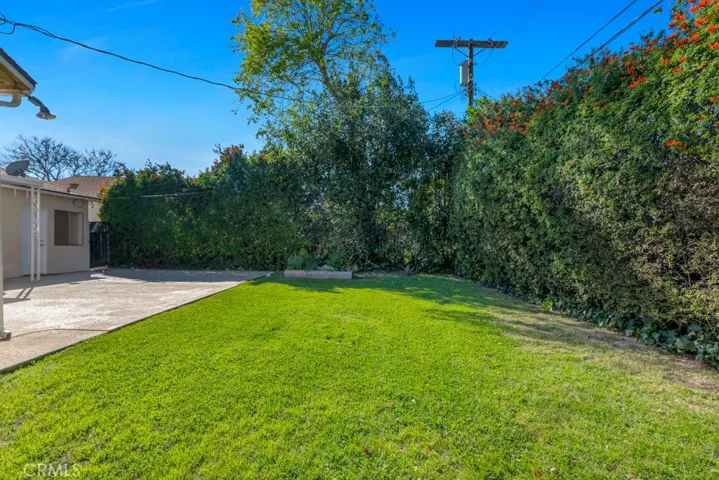 17435 Burma, Encino, California 91316