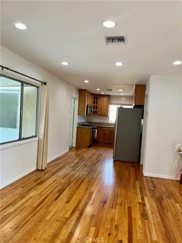 17435 Burma, Encino, California 91316
