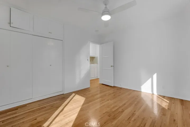 17435 Burma, Encino, California 91316