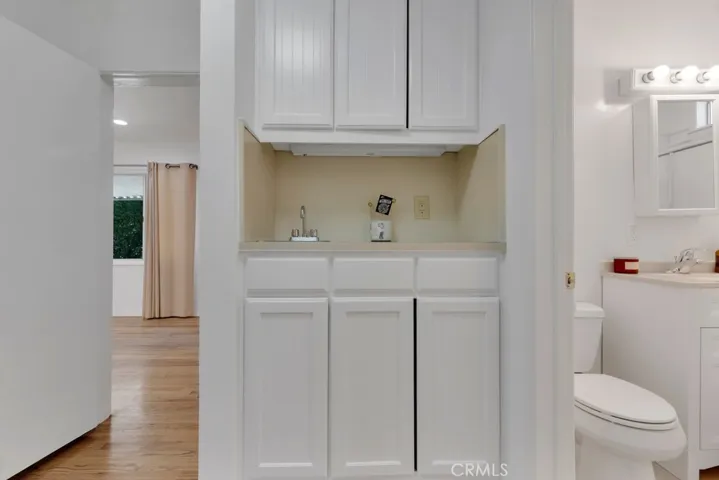 17435 Burma, Encino, California 91316