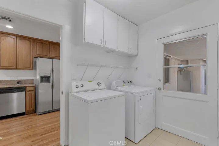 17435 Burma, Encino, California 91316