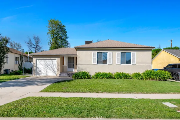 17435 Burma, Encino, California 91316