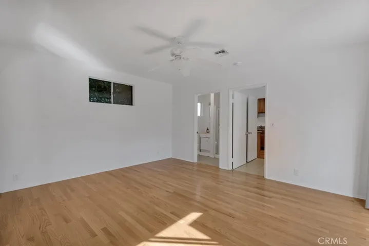 17435 Burma, Encino, California 91316
