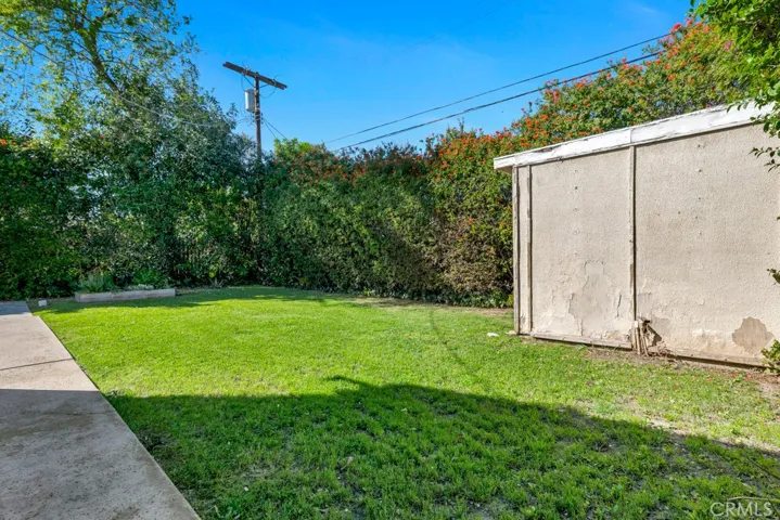 17435 Burma, Encino, California 91316