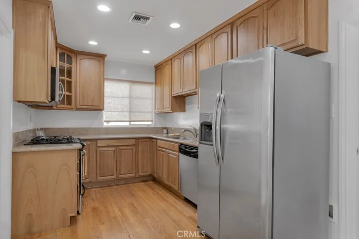 17435 Burma, Encino, California 91316