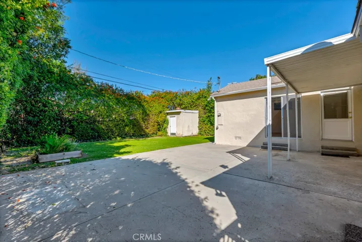 17435 Burma, Encino, California 91316