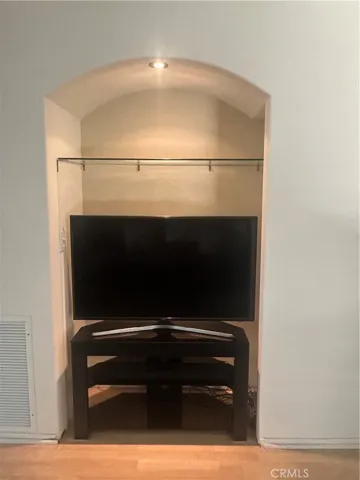 Entertainment alcove