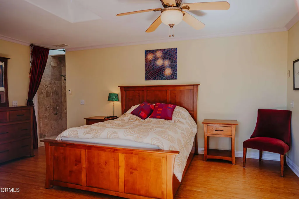 402 Master Bedroom 26