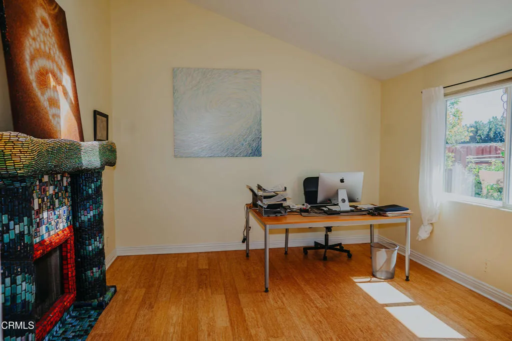 601 Den or Bedroom 3 Your Choice 23