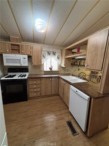 3950 Emile Avenue, Clearlake, California 95422