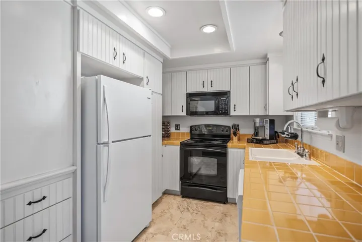 338 A Avenida Sevilla A, Laguna Woods, California 92637