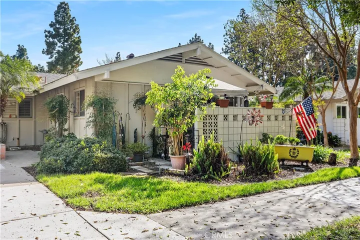 338 A Avenida Sevilla A, Laguna Woods, California 92637