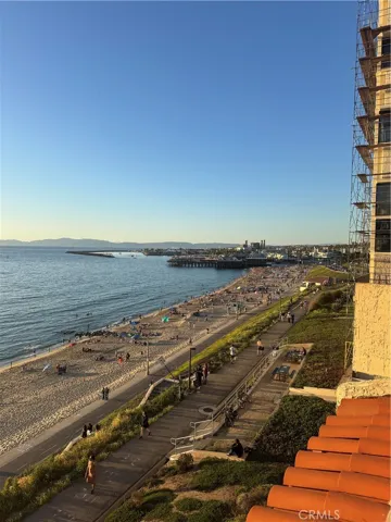 View looking north towards Redondo Pier from common deck on 3rd floor