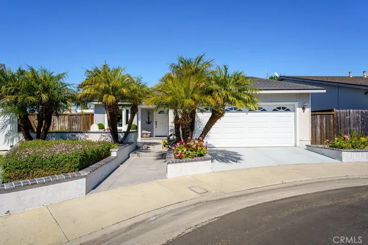 Welcome to 18011 Shoreview Cir. where you can actually see the lake from the front driveway.