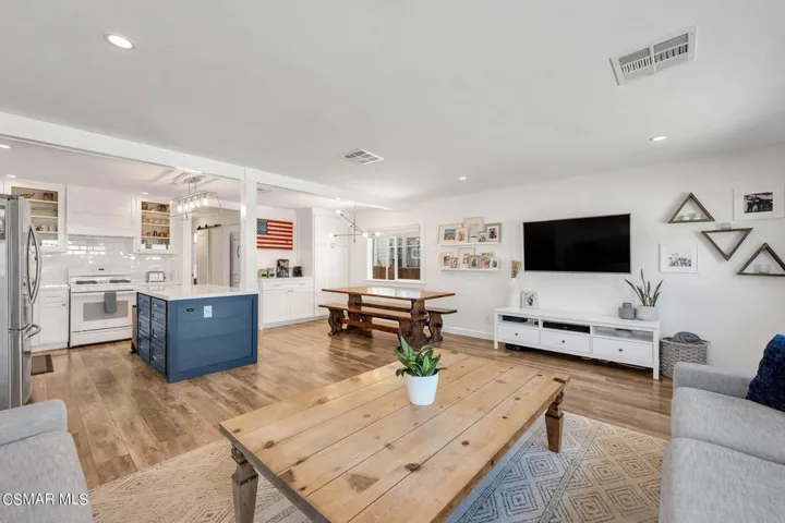 30473 Mulholland Hwy #101  -  HsHProd 19