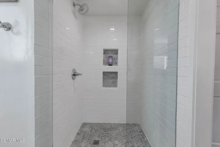 30473 Mulholland Hwy #101  -  HsHProd 35