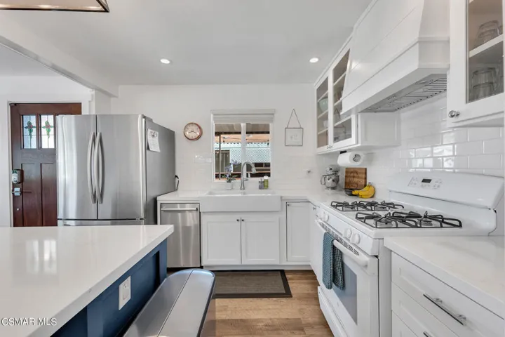 30473 Mulholland Hwy #101  -  HsHProd 22
