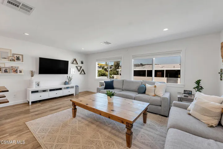 30473 Mulholland Hwy #101  -  HsHProd 18