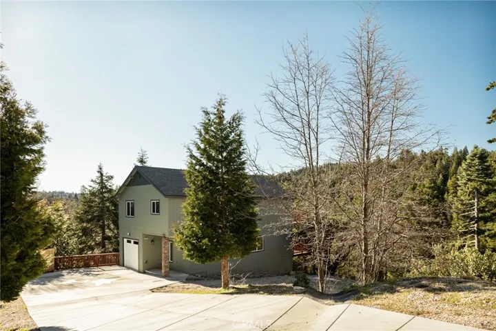 26182 Sky Ridge Drive, Twin Peaks, California 92391