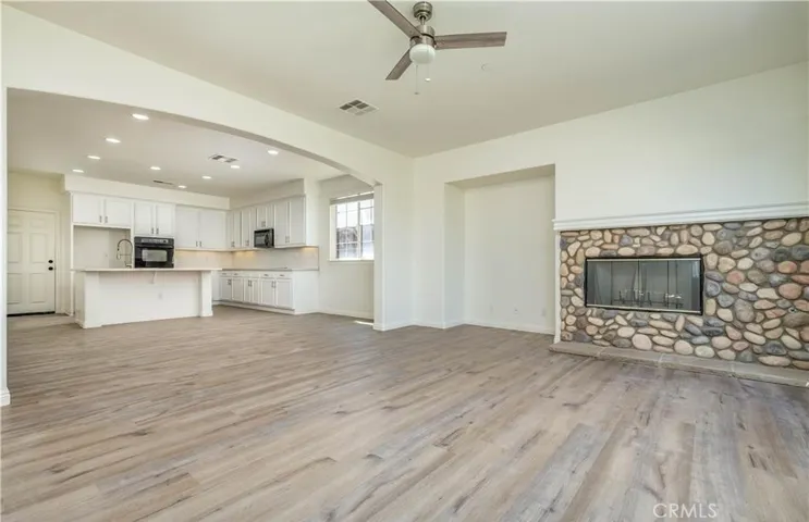 Kitchen - Family Rm