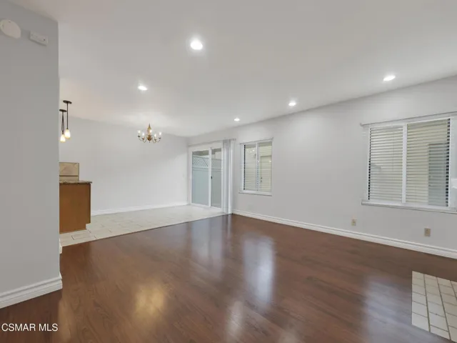 Living Room/Breakfast Nook