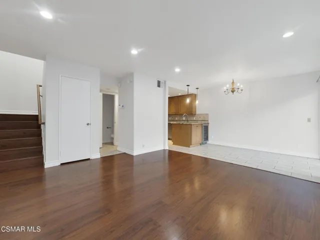 Living Room/Breakfast Nook