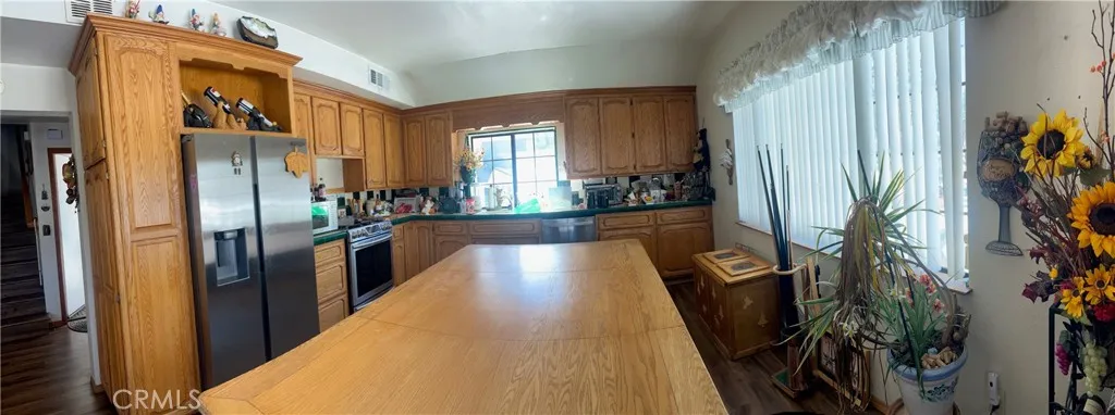 The custom table top is easily removed.  You can seat a hungry crew back from Alpine Sled, Snow Summitt or fun on the lake.   Below is a 3/4 size pool table owners are open to leaving. Imagine apre ski or sledding or a trip on the lake.  we have a boat slip to sell as well