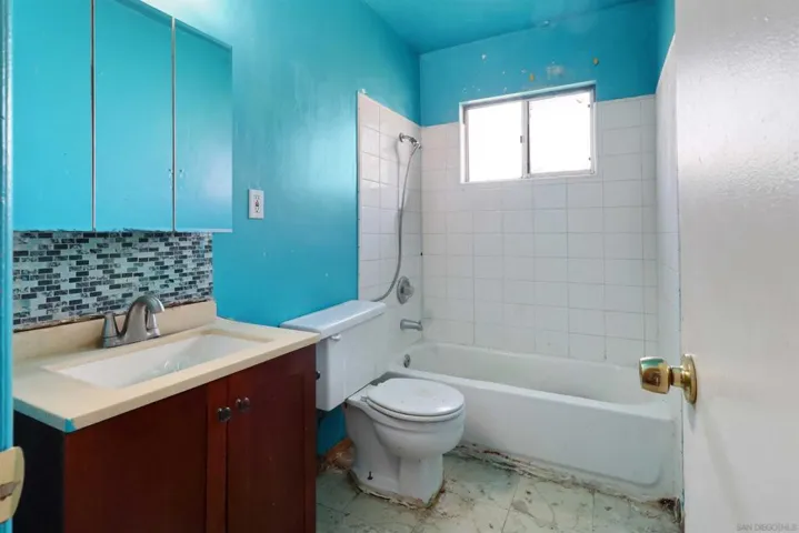 Unit A bathroom