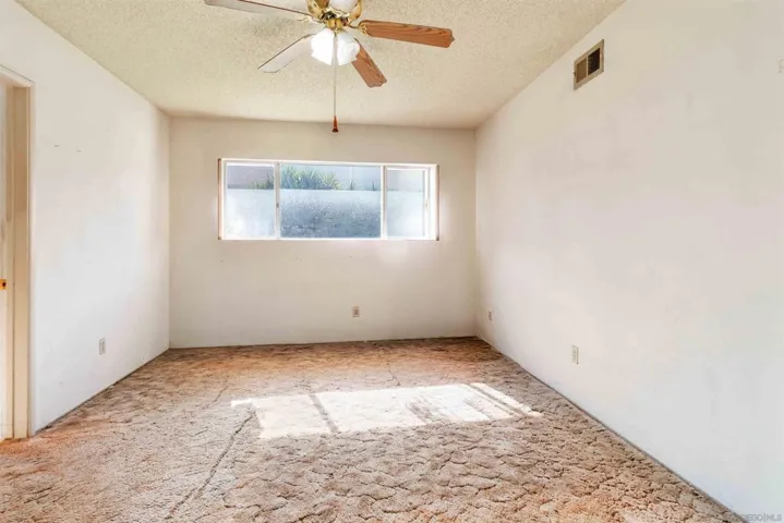 Unit B- Master bedroom