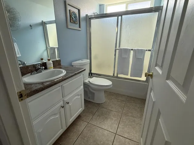 restroom g