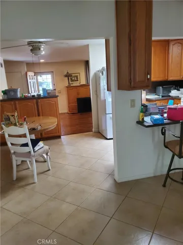 Big room looking into Kitchen