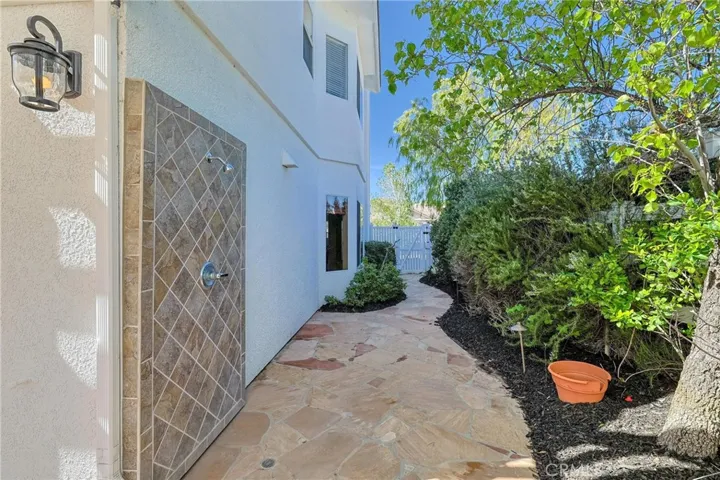15257 Saddleback, Canyon Country, California 91387