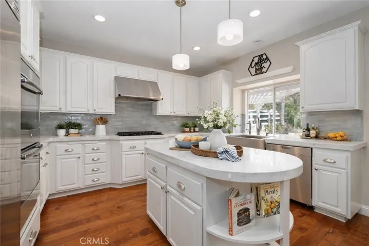 15257 Saddleback, Canyon Country, California 91387