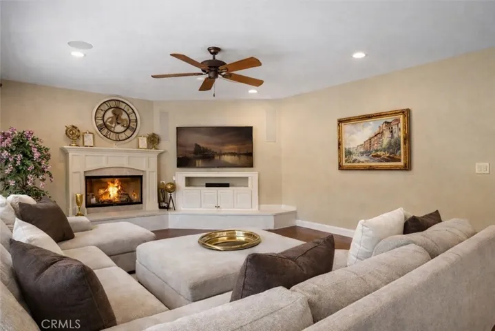 15257 Saddleback, Canyon Country, California 91387