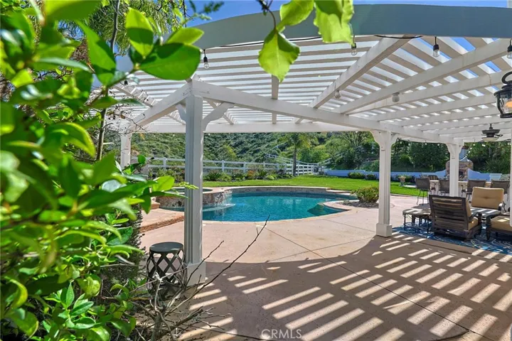 15257 Saddleback, Canyon Country, California 91387