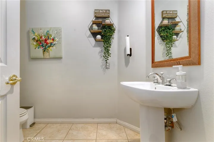 15257 Saddleback, Canyon Country, California 91387