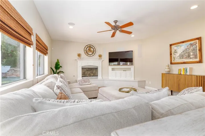 15257 Saddleback, Canyon Country, California 91387