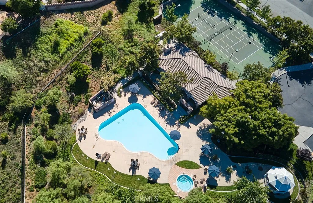 COMMUNITY AMENITIES