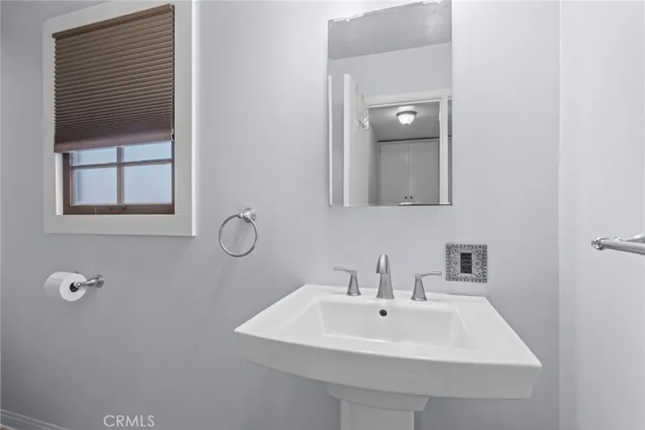 6518 Bathroom