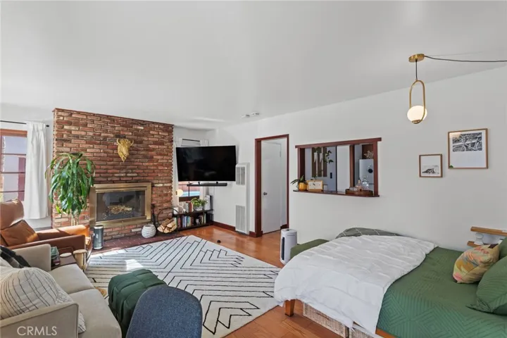 6520 Studio Unit
