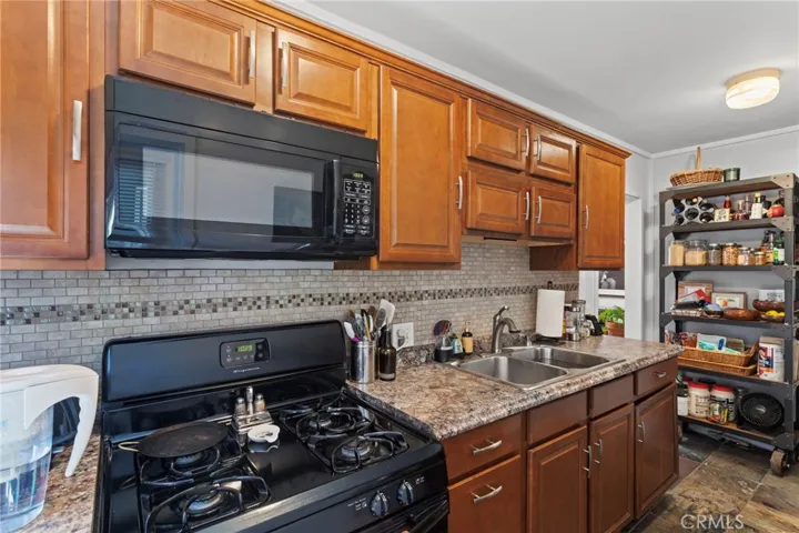 6516 Kitchen